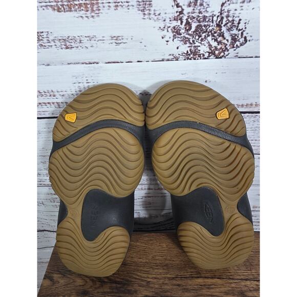KEEN Slip-on Yogui Arts Clog Black Sandal Men\'s Size 10